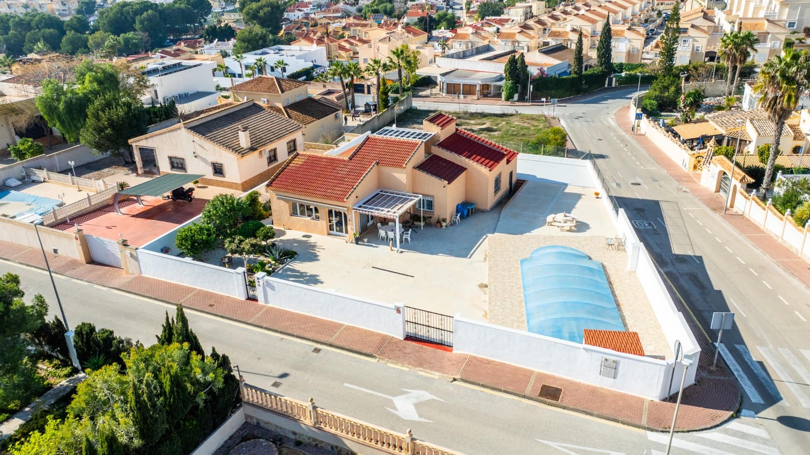 3 Zimmer Villa zu verkaufen in La Marina mit Pool Garage - 399.950 € (Ref: 9523060)