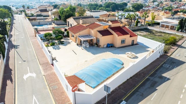 3 Zimmer Villa zu verkaufen in La Marina, Elche / Elx mit Pool Garage - 399.950 € (Ref: 9523060)