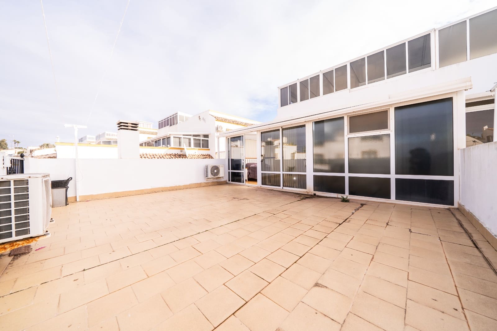 2 Zimmer Reihenhaus zu verkaufen in La Marina mit Pool - 179.000 € (Ref: 9523472)