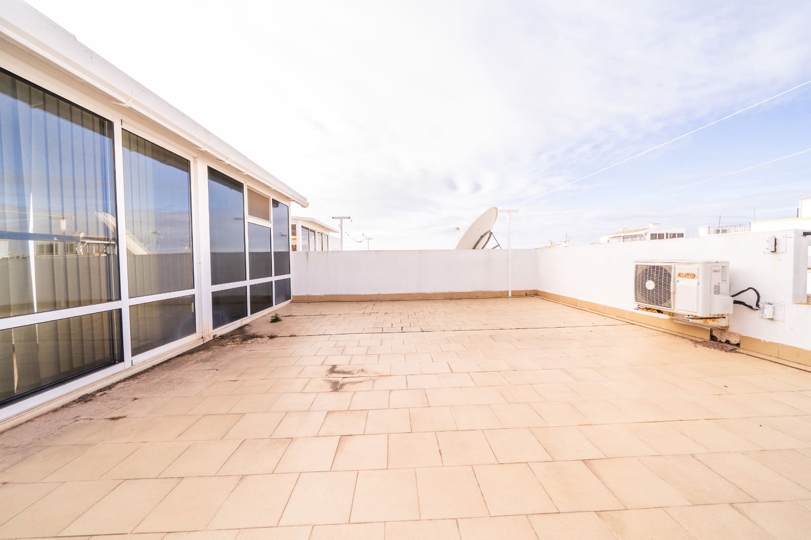 2 Zimmer Reihenhaus zu verkaufen in La Marina mit Pool - 179.000 € (Ref: 9523472)