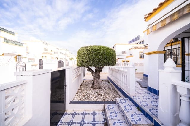 2 Zimmer Reihenhaus zu verkaufen in La Marina, Elche / Elx mit Pool - 179.000 € (Ref: 9523472)