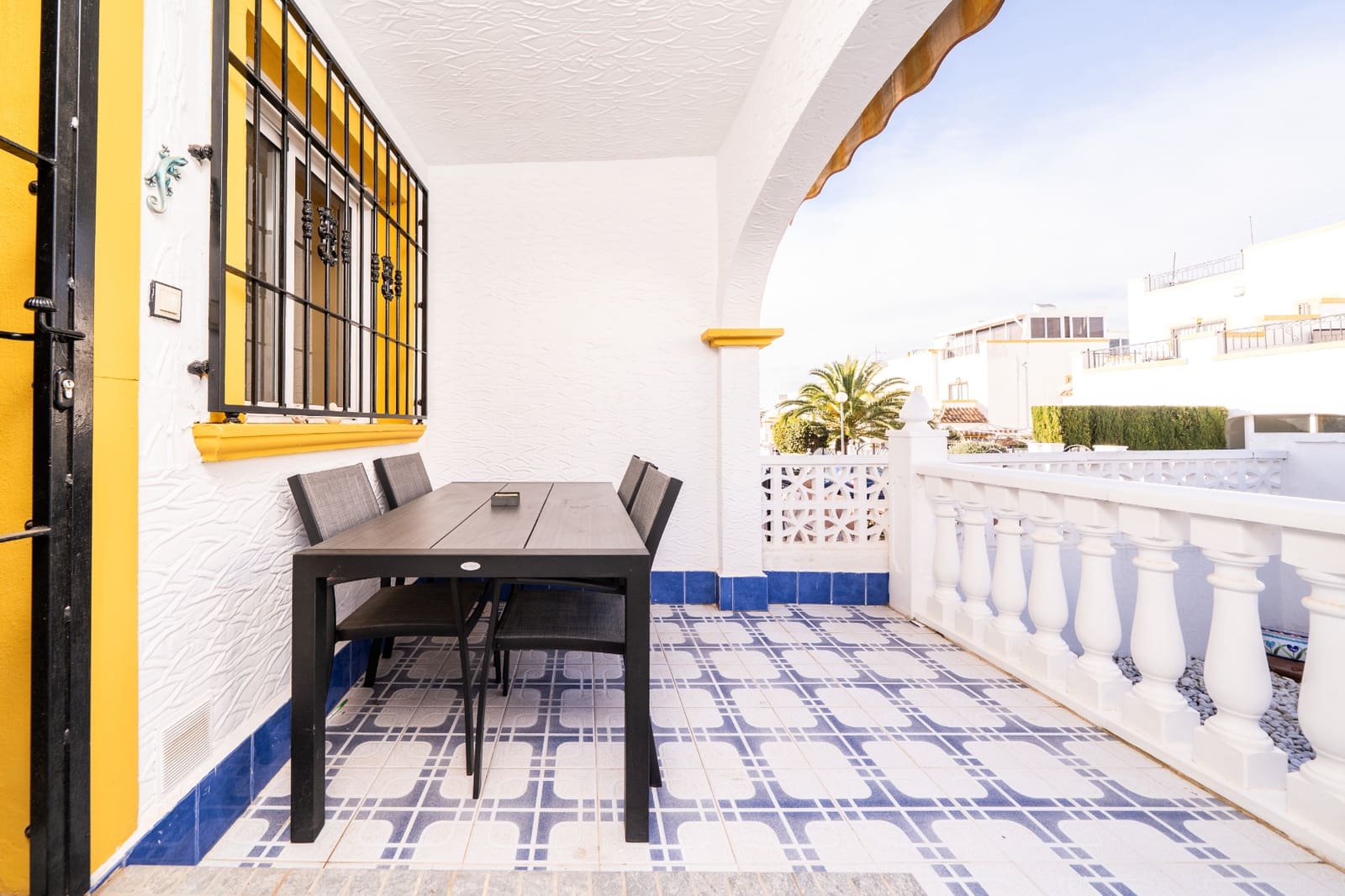 2 Zimmer Reihenhaus zu verkaufen in La Marina mit Pool - 179.000 € (Ref: 9523472)