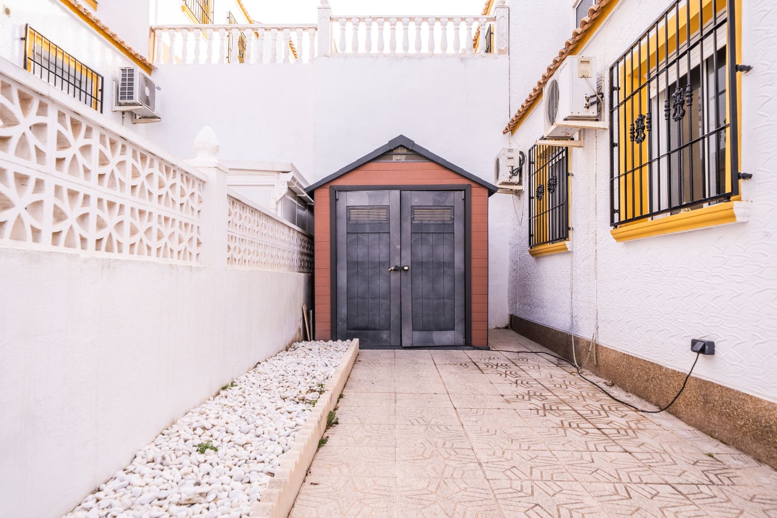 2 Zimmer Reihenhaus zu verkaufen in La Marina mit Pool - 179.000 € (Ref: 9523472)