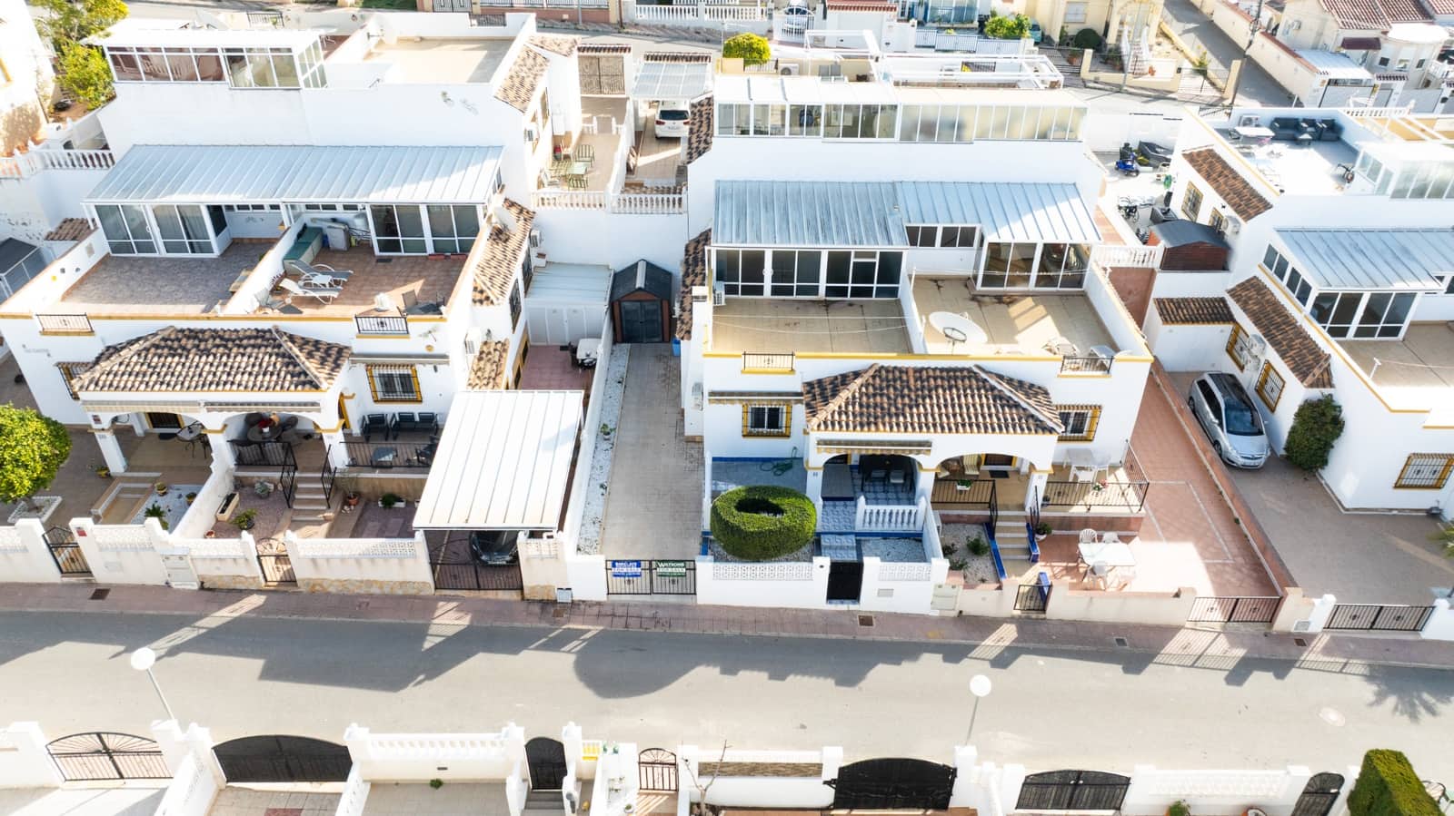 2 Zimmer Reihenhaus zu verkaufen in La Marina mit Pool - 179.000 € (Ref: 9523472)