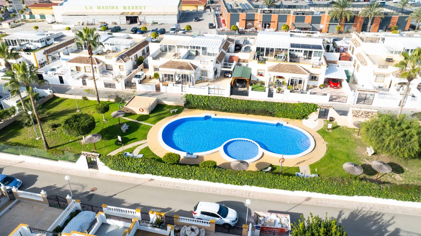 2 Zimmer Reihenhaus zu verkaufen in La Marina mit Pool - 179.000 € (Ref: 9523472)