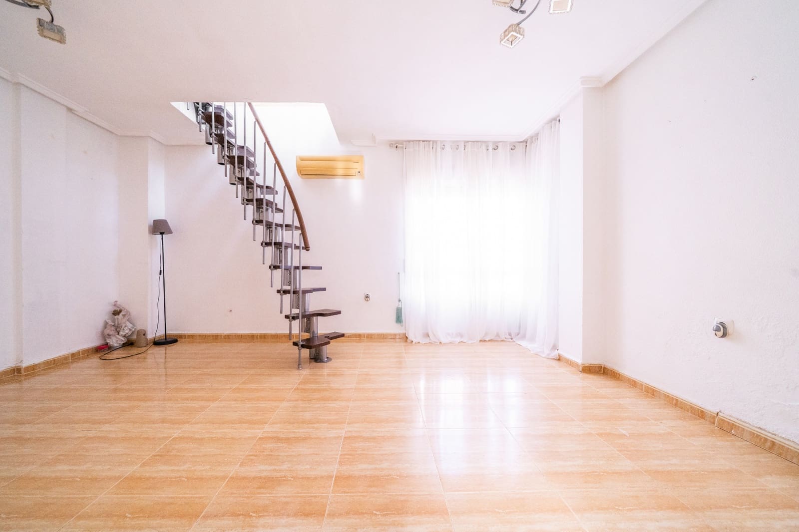 3 soveværelse Villa til salg i La Marina med swimmingpool - € 199.950 (Ref: 9559763)