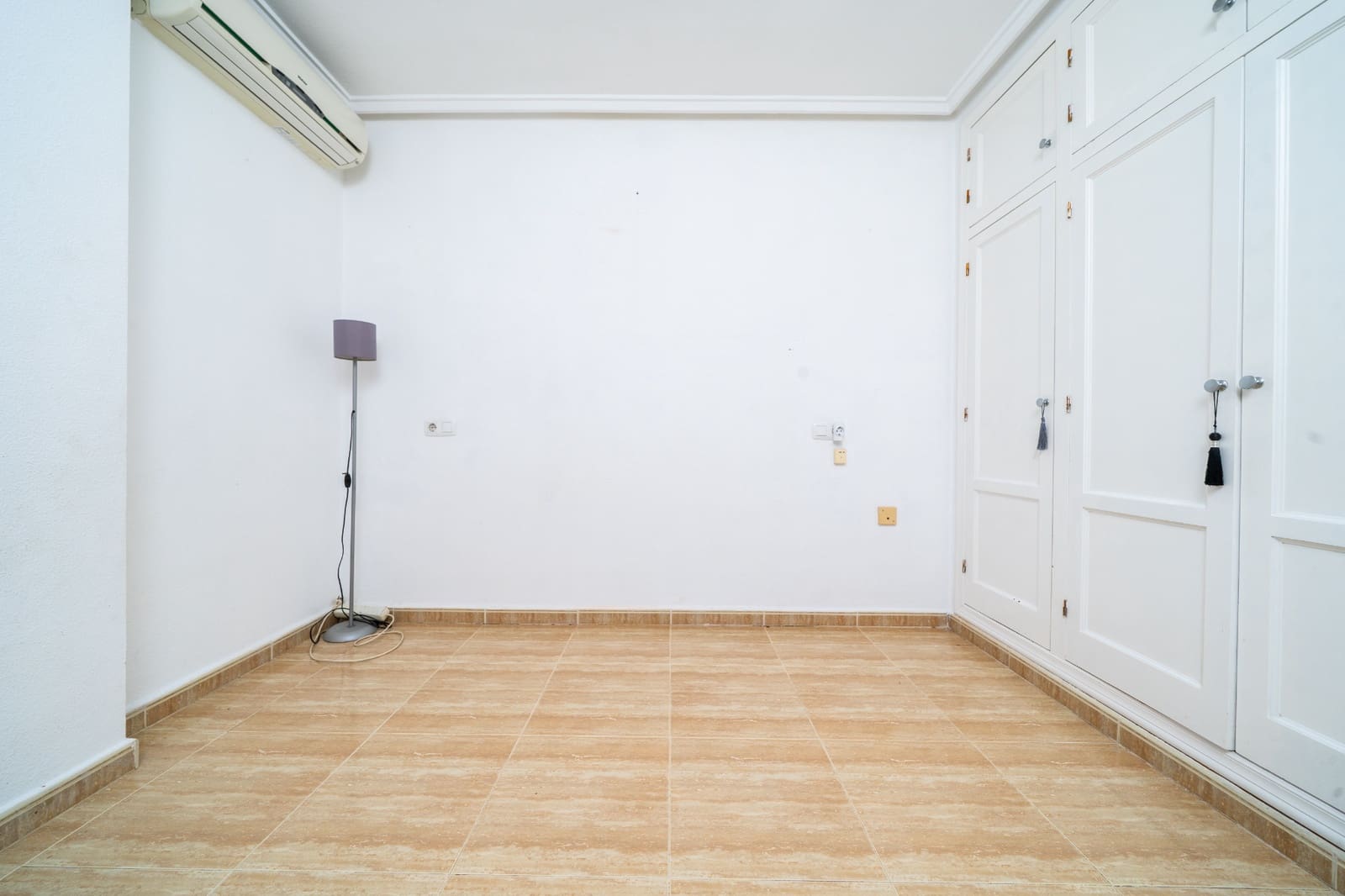 3 soveværelse Villa til salg i La Marina med swimmingpool - € 199.950 (Ref: 9559763)