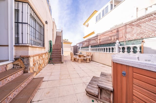 3 sypialnia Willa na sprzedaż w La Marina, Elche / Elx z basenem - 199 950 € (Ref: 9559763)