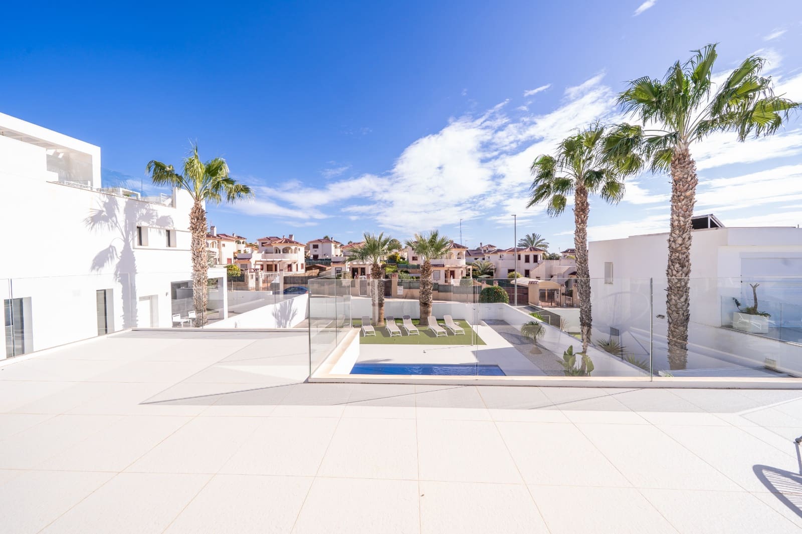 3 Zimmer Villa zu verkaufen in La Marina mit Pool - 595.000 € (Ref: 9580329)