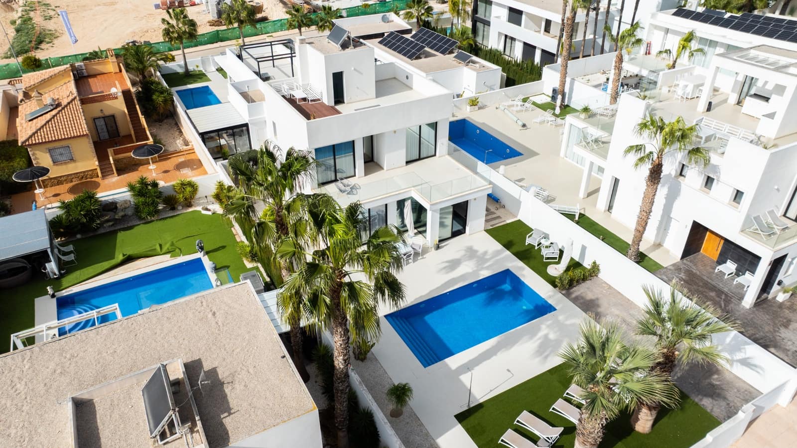 3 Zimmer Villa zu verkaufen in La Marina mit Pool - 595.000 € (Ref: 9580329)