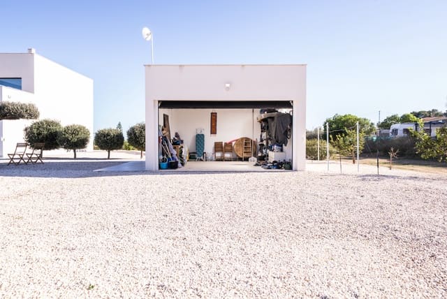 3 makuuhuone Huvila myytävänä paikassa La Marina, Elche / Elx mukana uima-altaan 
autotalli - 725 000 € (Ref: 9596762)