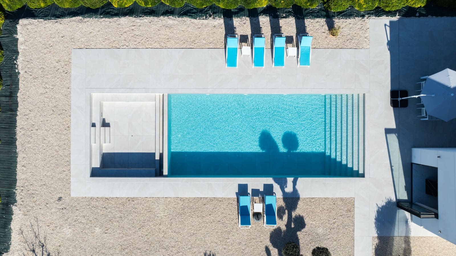 3 makuuhuone Huvila myytävänä paikassa La Marina mukana uima-altaan 
autotalli - 725 000 € (Ref: 9596762)