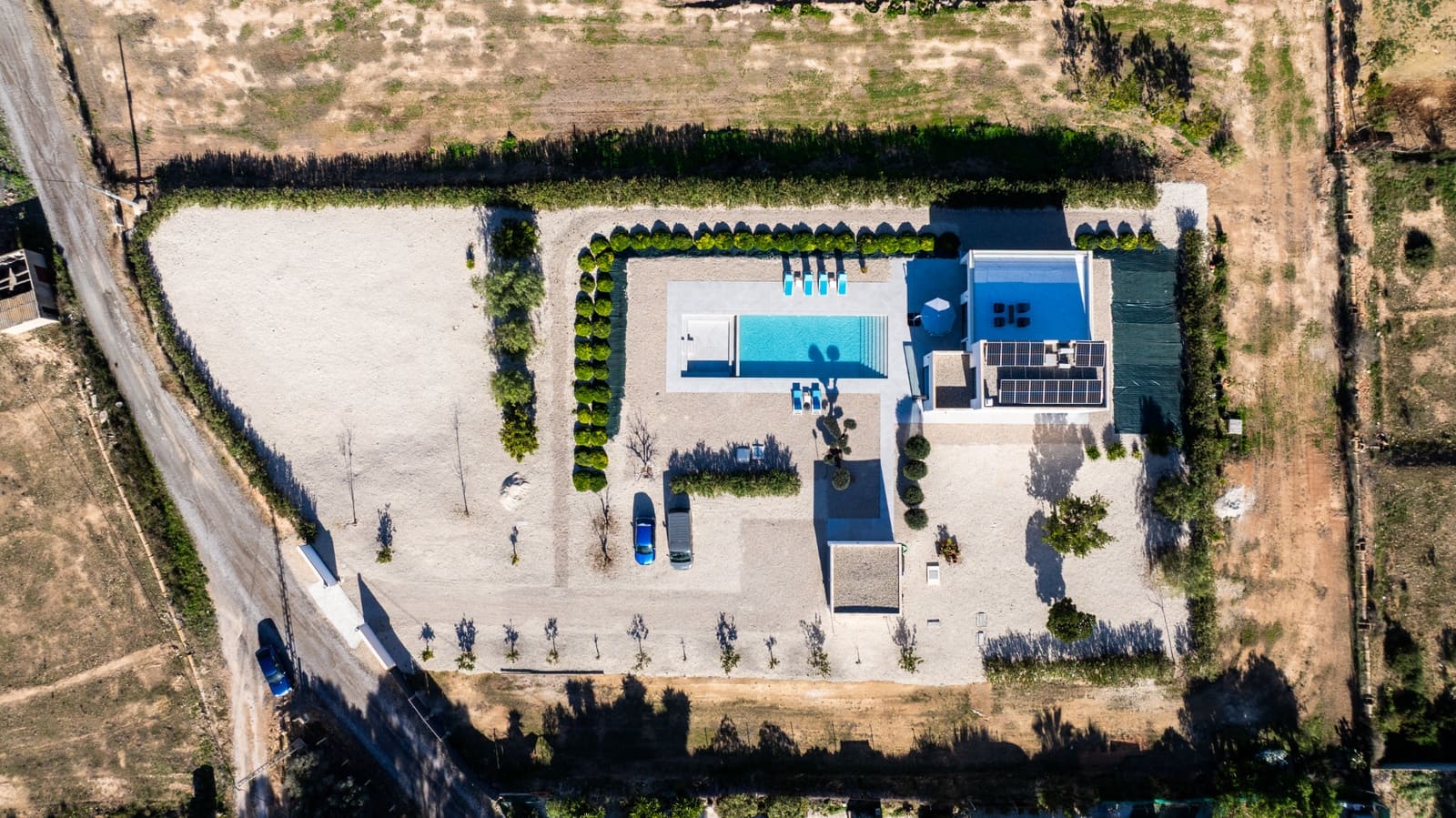 3 makuuhuone Huvila myytävänä paikassa La Marina mukana uima-altaan 
autotalli - 725 000 € (Ref: 9596762)