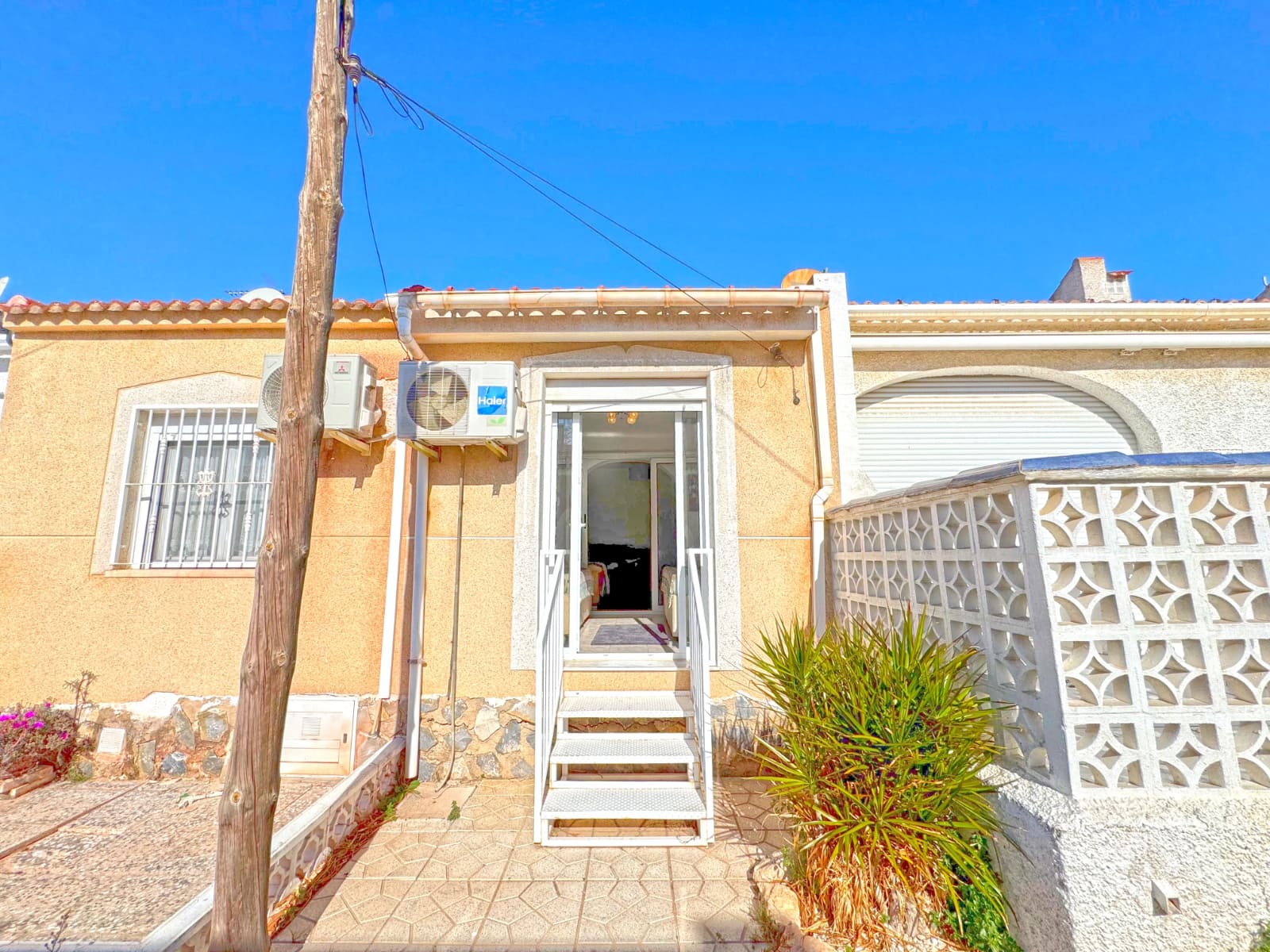 2 soveværelse Semi-Rækkehus til salg i La Marina - € 112.000 (Ref: 9626653)