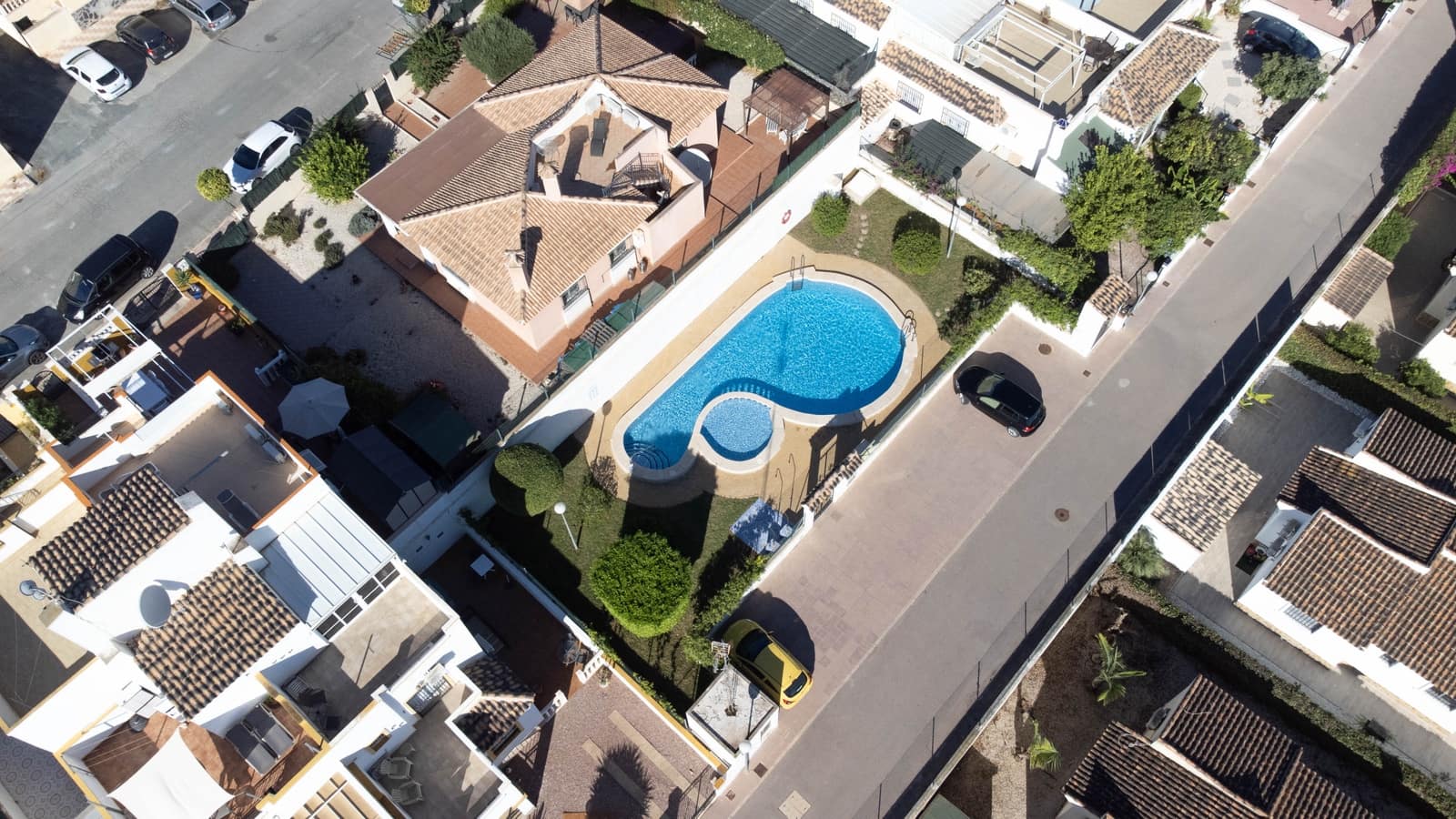 3 soverom Kjedet enebolig til salgs i La Marina med svømmebasseng - € 199 950 (Ref: 9626654)