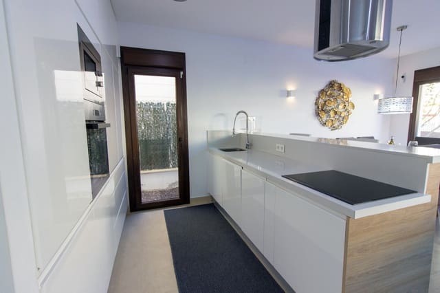 3 soverom Villa til salgs i La Marina, Elche / Elx med svømmebasseng - € 350 000 (Ref: 9646259)