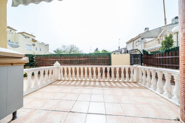 3 Zimmer Reihenhaus zu verkaufen in La Marina, Elche / Elx mit Pool - 195.000 € (Ref: 9650717)