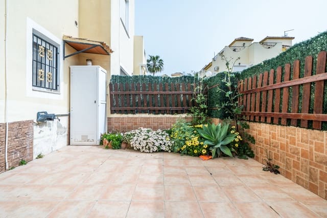 3 Zimmer Reihenhaus zu verkaufen in La Marina, Elche / Elx mit Pool - 195.000 € (Ref: 9650717)