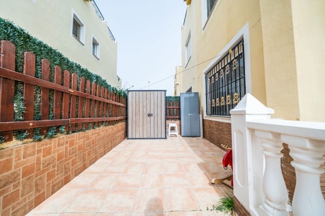 3 Zimmer Reihenhaus zu verkaufen in La Marina, Elche / Elx mit Pool - 195.000 € (Ref: 9650717)