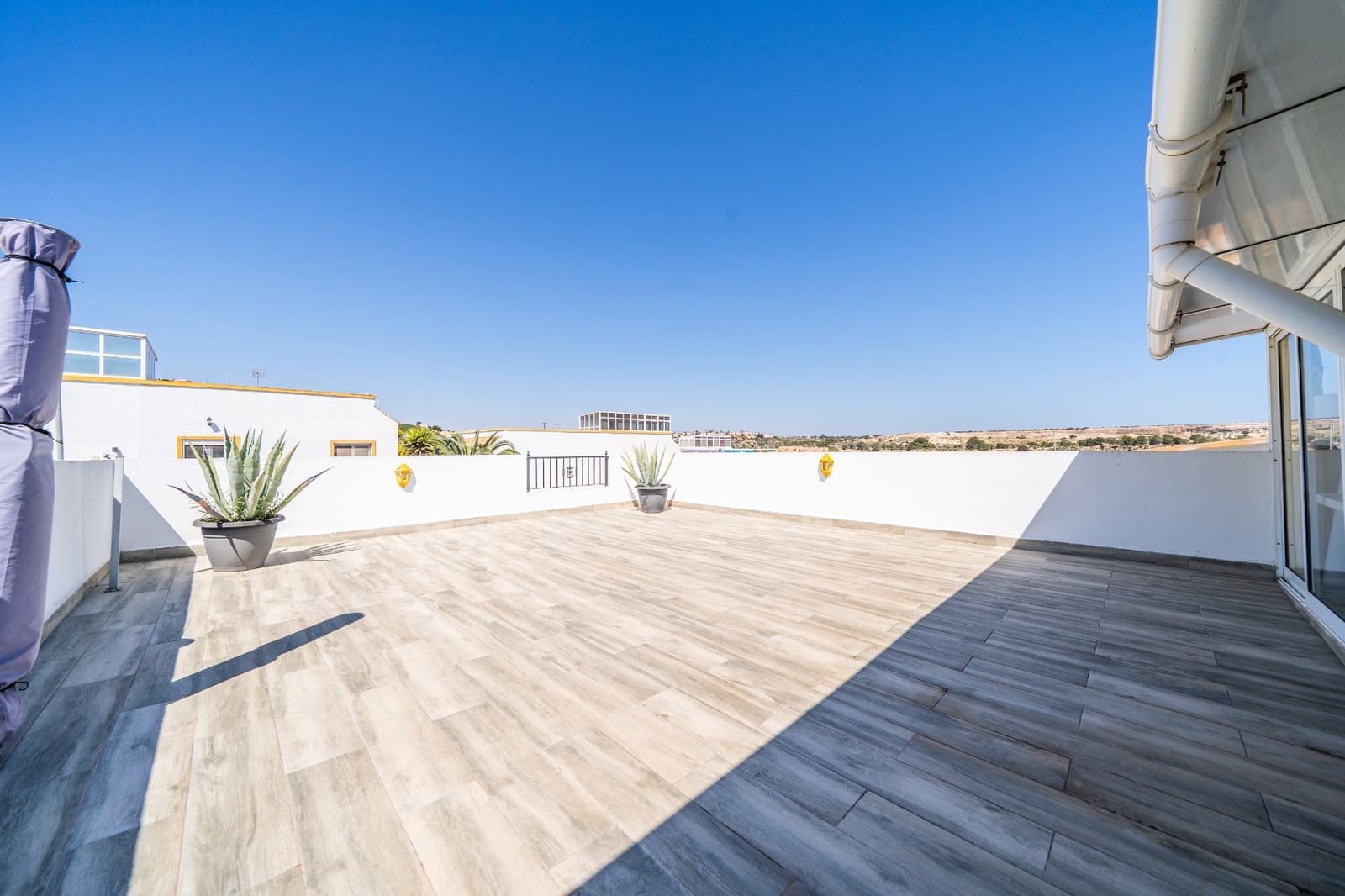 2 soveværelse Rækkehus til salg i La Marina med swimmingpool - € 195.000 (Ref: 9720760)