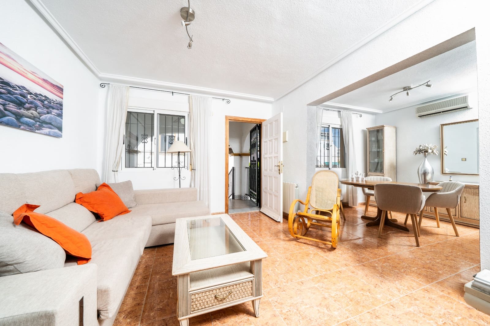 2 soveværelse Rækkehus til salg i La Marina med swimmingpool - € 195.000 (Ref: 9720760)