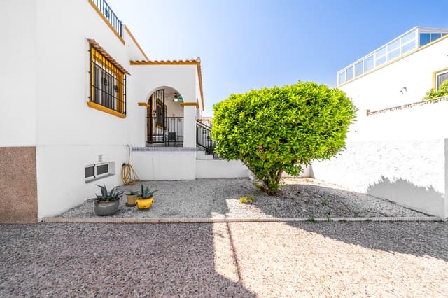 2 slaapkamer Rijtjeshuis te koop in La Marina, Elche / Elx met zwembad - € 195.000 (Ref: 9720760)
