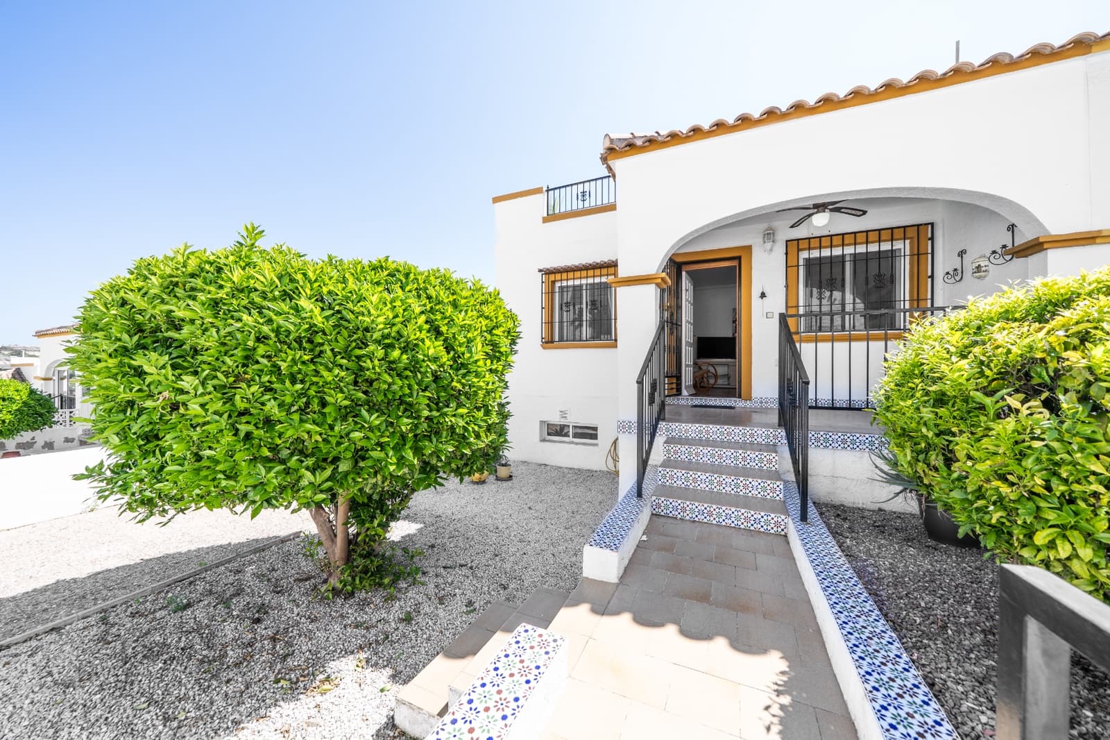 2 soveværelse Rækkehus til salg i La Marina med swimmingpool - € 195.000 (Ref: 9720760)