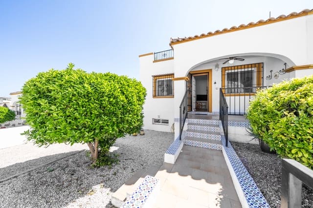 2 slaapkamer Rijtjeshuis te koop in La Marina, Elche / Elx met zwembad - € 195.000 (Ref: 9720760)