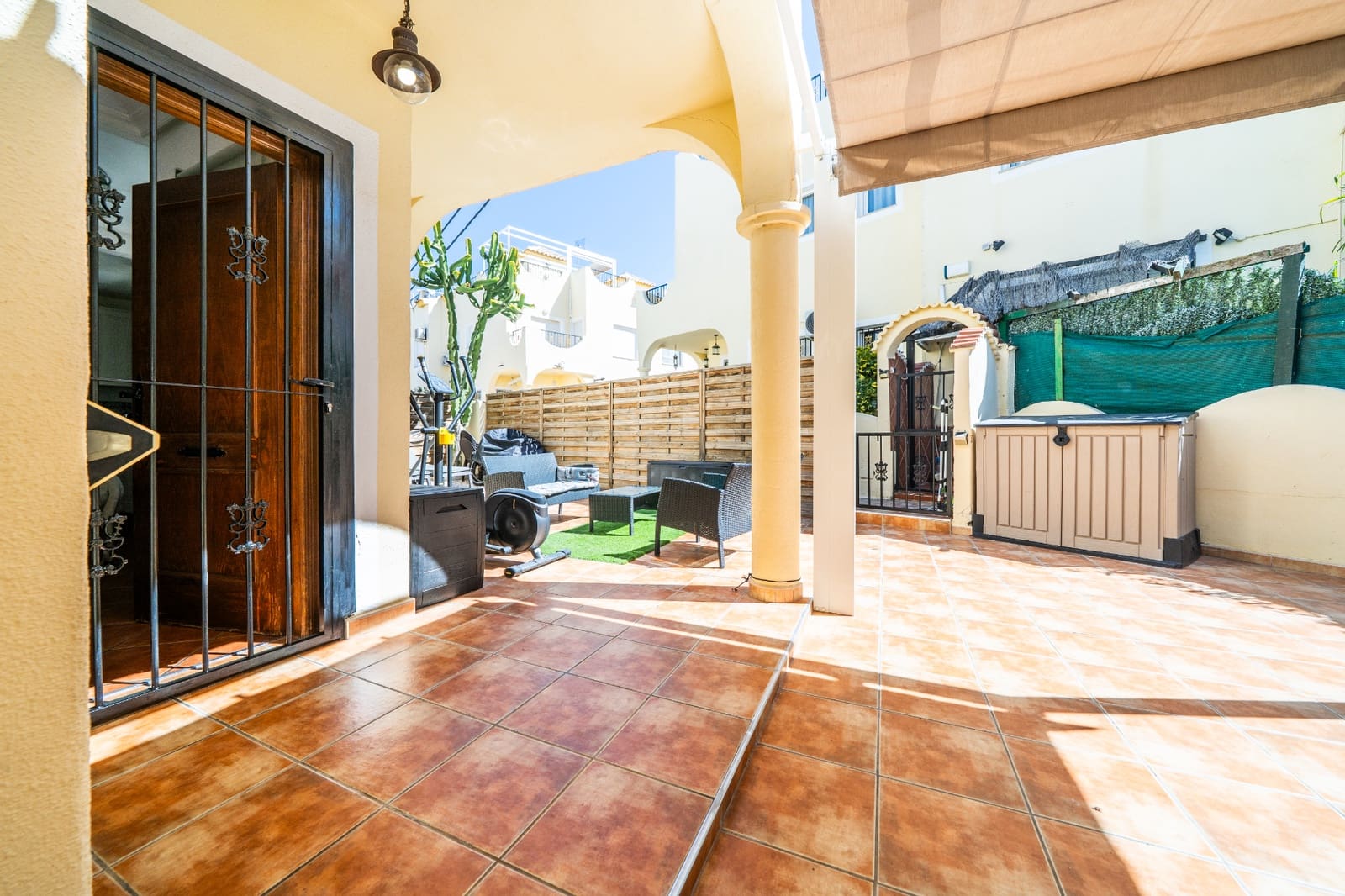 3 bedroom Townhouse for sale in La Marina with pool - € 199,950 (Ref: 9733787)