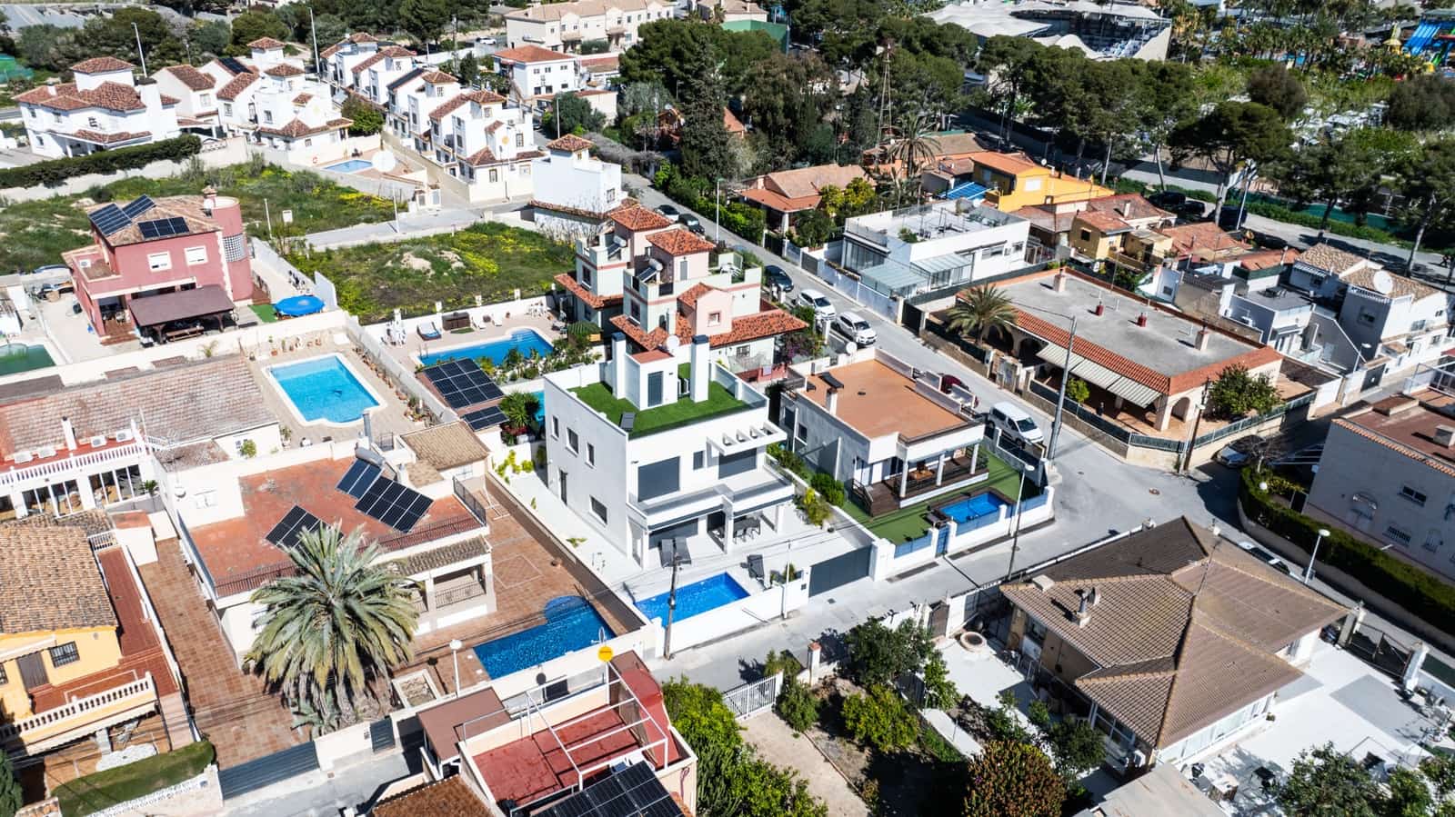 4 soverom Villa til salgs i Guardamar del Segura med svømmebasseng - € 660 000 (Ref: 9734089)