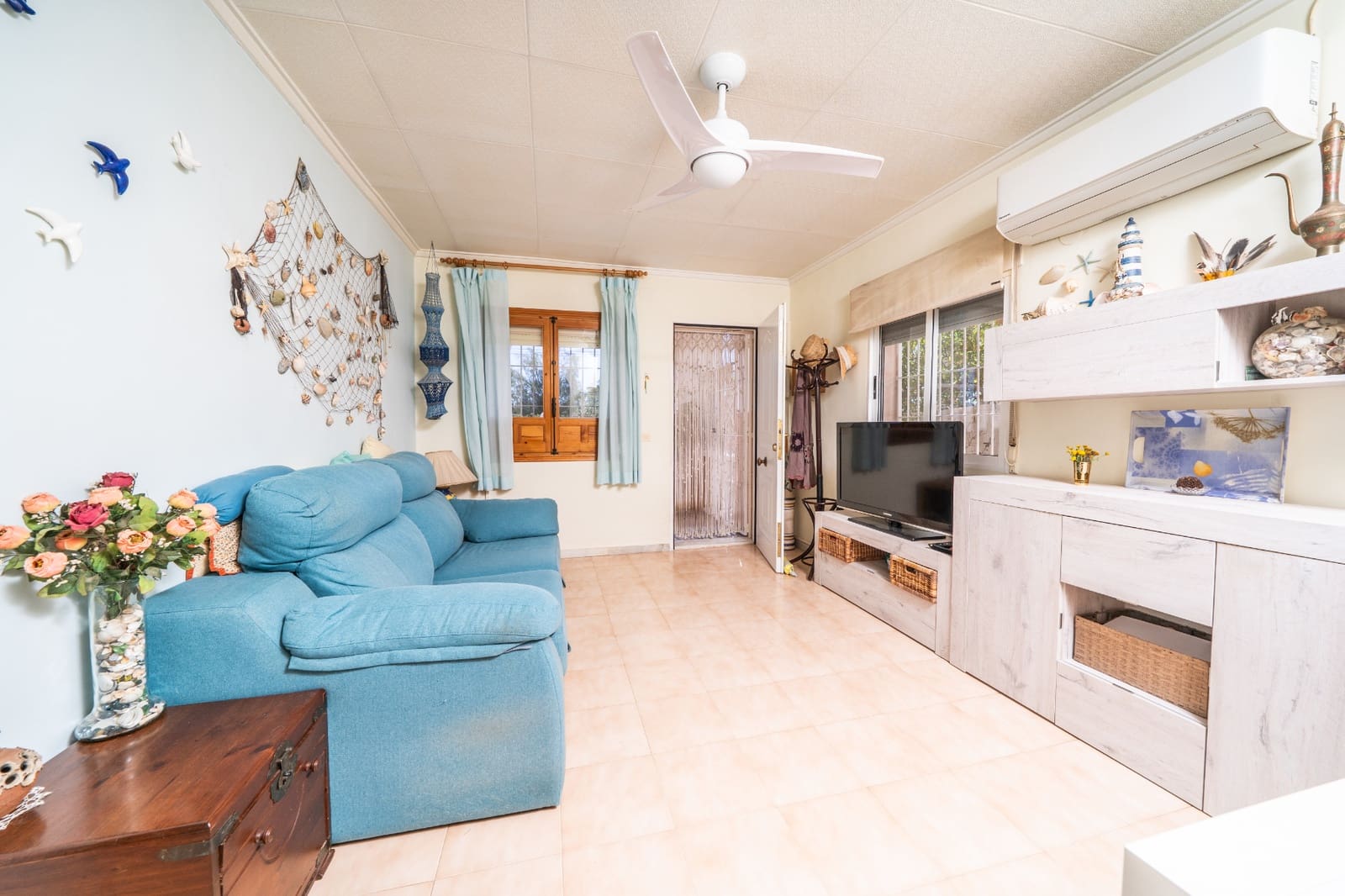 3 bedroom Villa for sale in La Marina with garage - € 220,000 (Ref: 9773542)