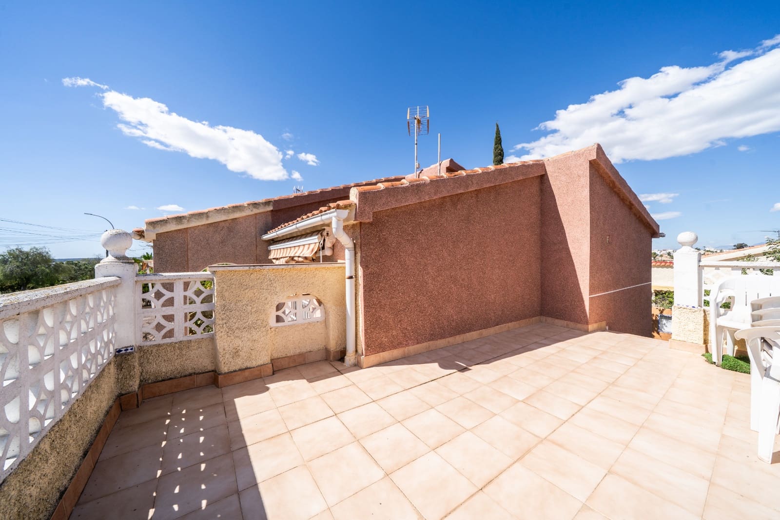 3 bedroom Villa for sale in La Marina with garage - € 220,000 (Ref: 9773542)