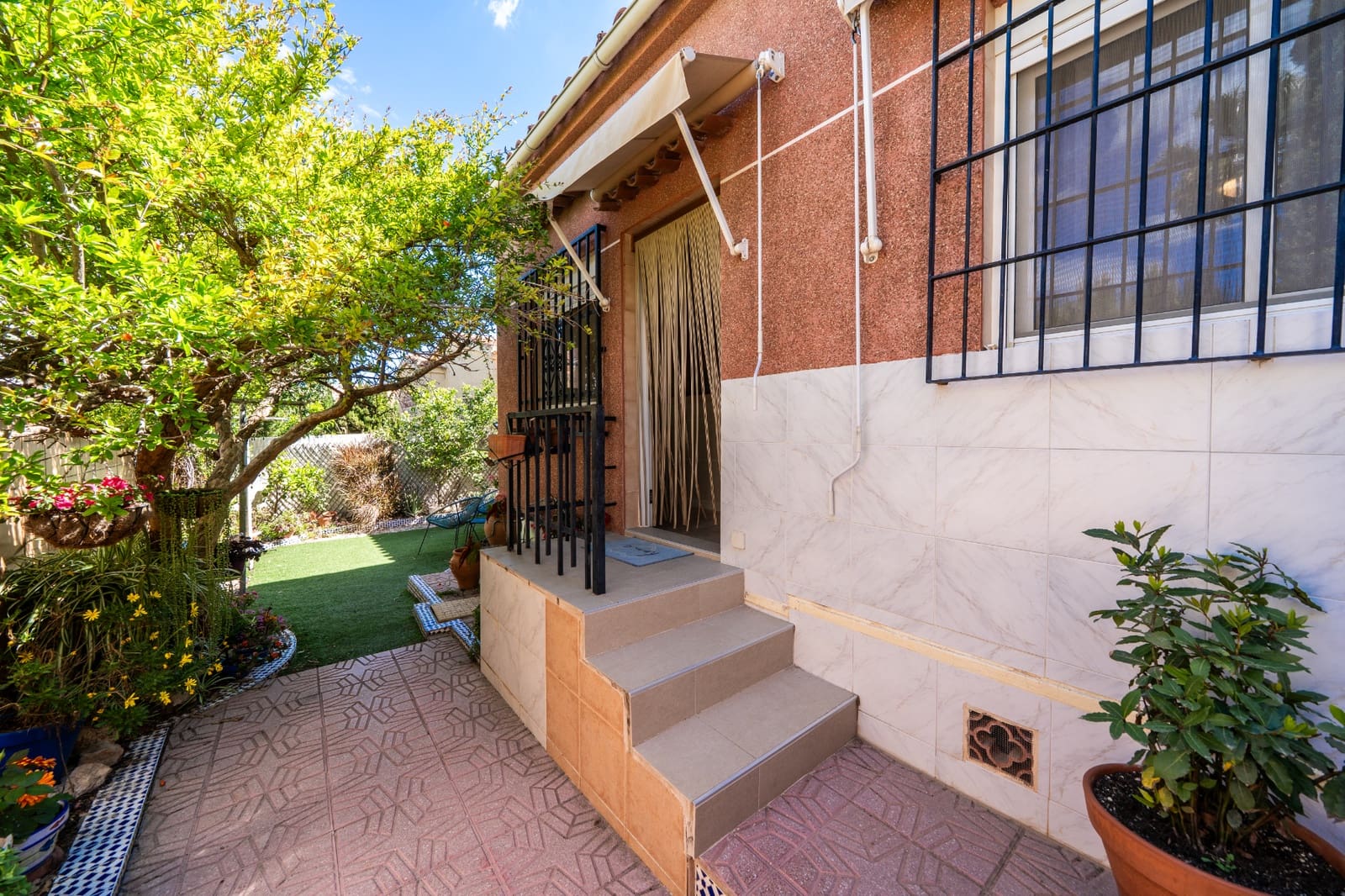 3 bedroom Villa for sale in La Marina with garage - € 220,000 (Ref: 9773542)