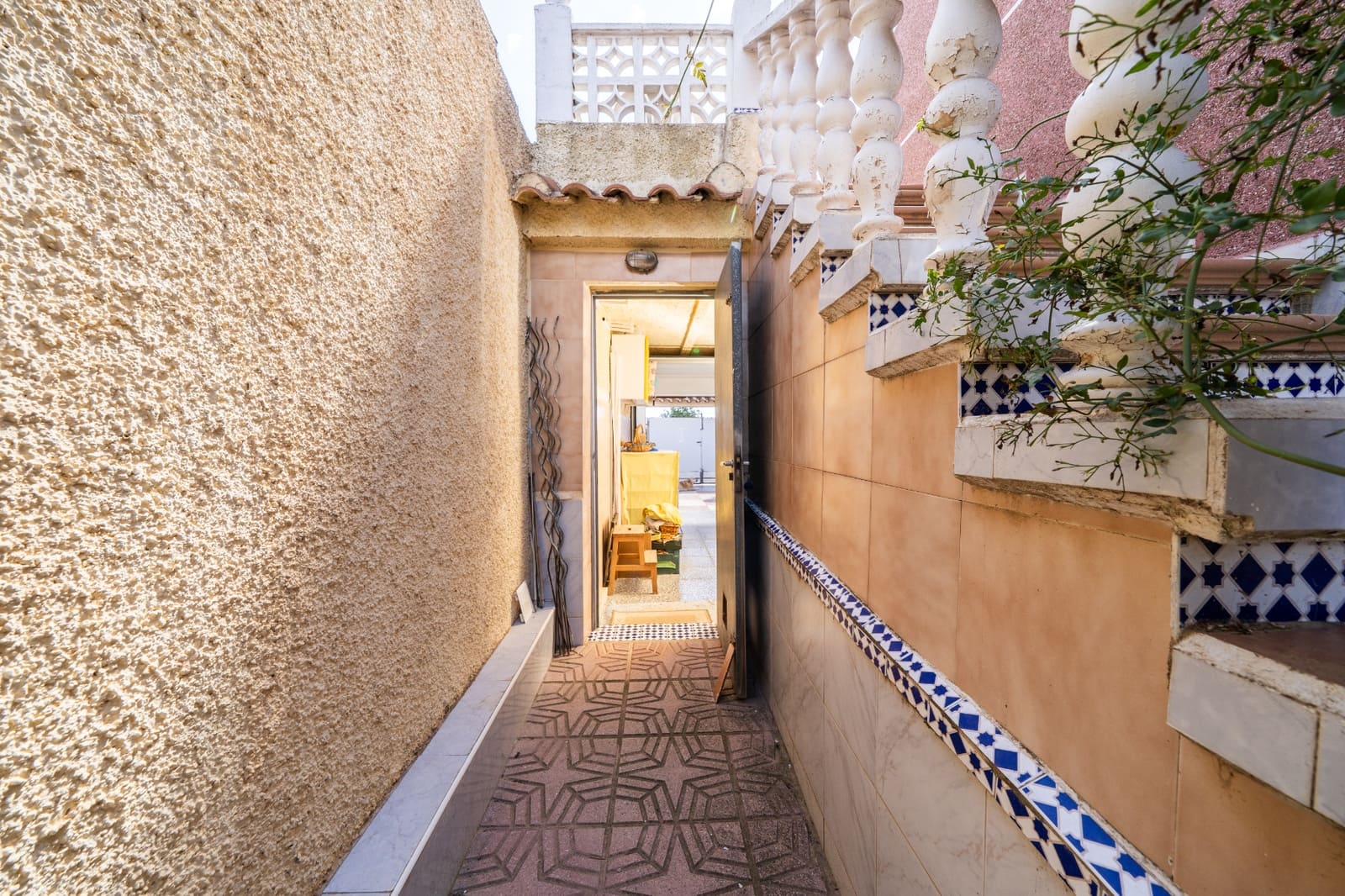 3 bedroom Villa for sale in La Marina with garage - € 220,000 (Ref: 9773542)