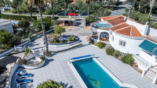 3 soveværelse Villa til salg i La Marina, Elche / Elx med swimmingpool garage - € 450.000 (Ref: 9775996)