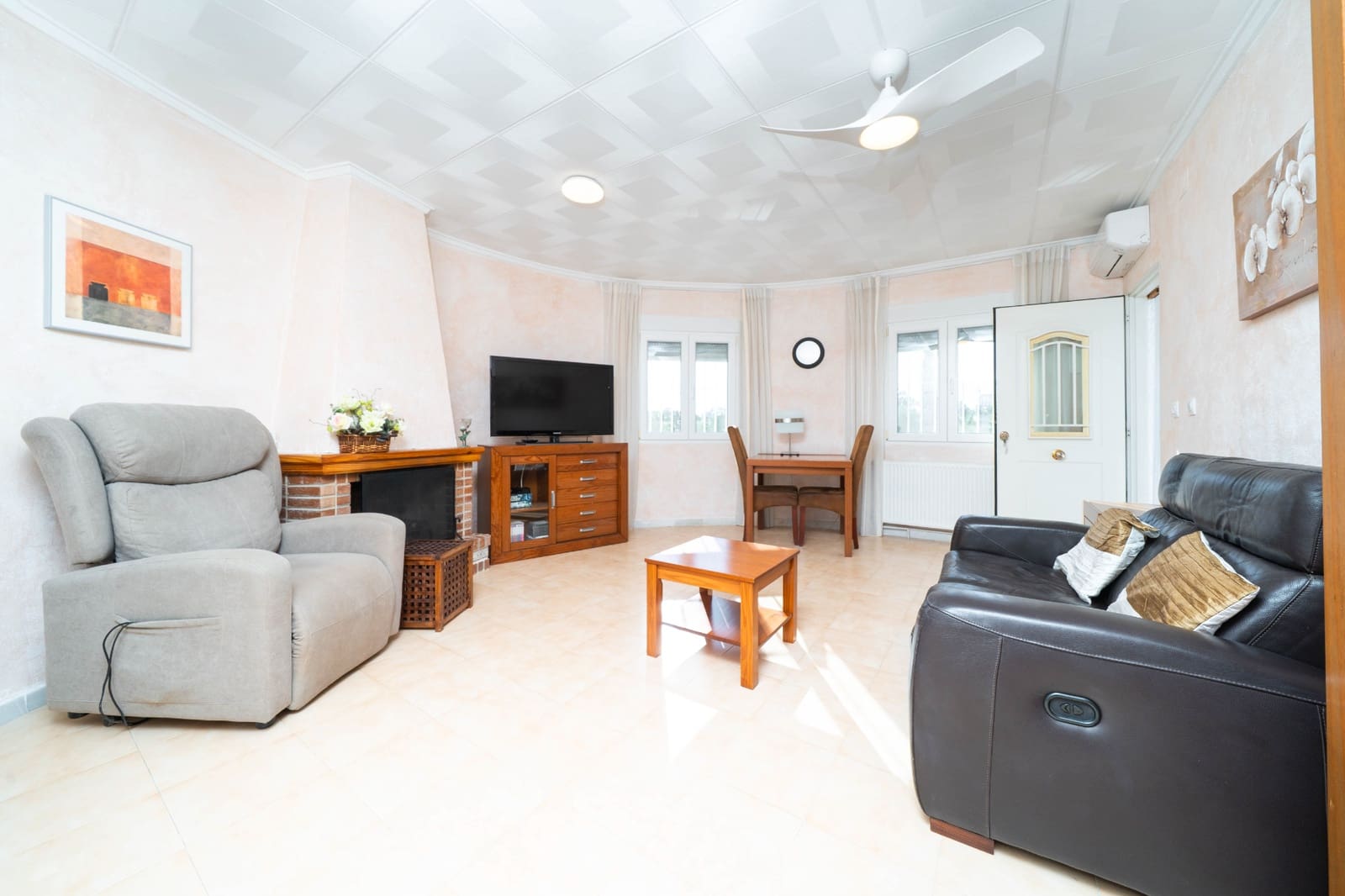 3 soveværelse Villa til salg i La Marina med swimmingpool garage - € 450.000 (Ref: 9775996)