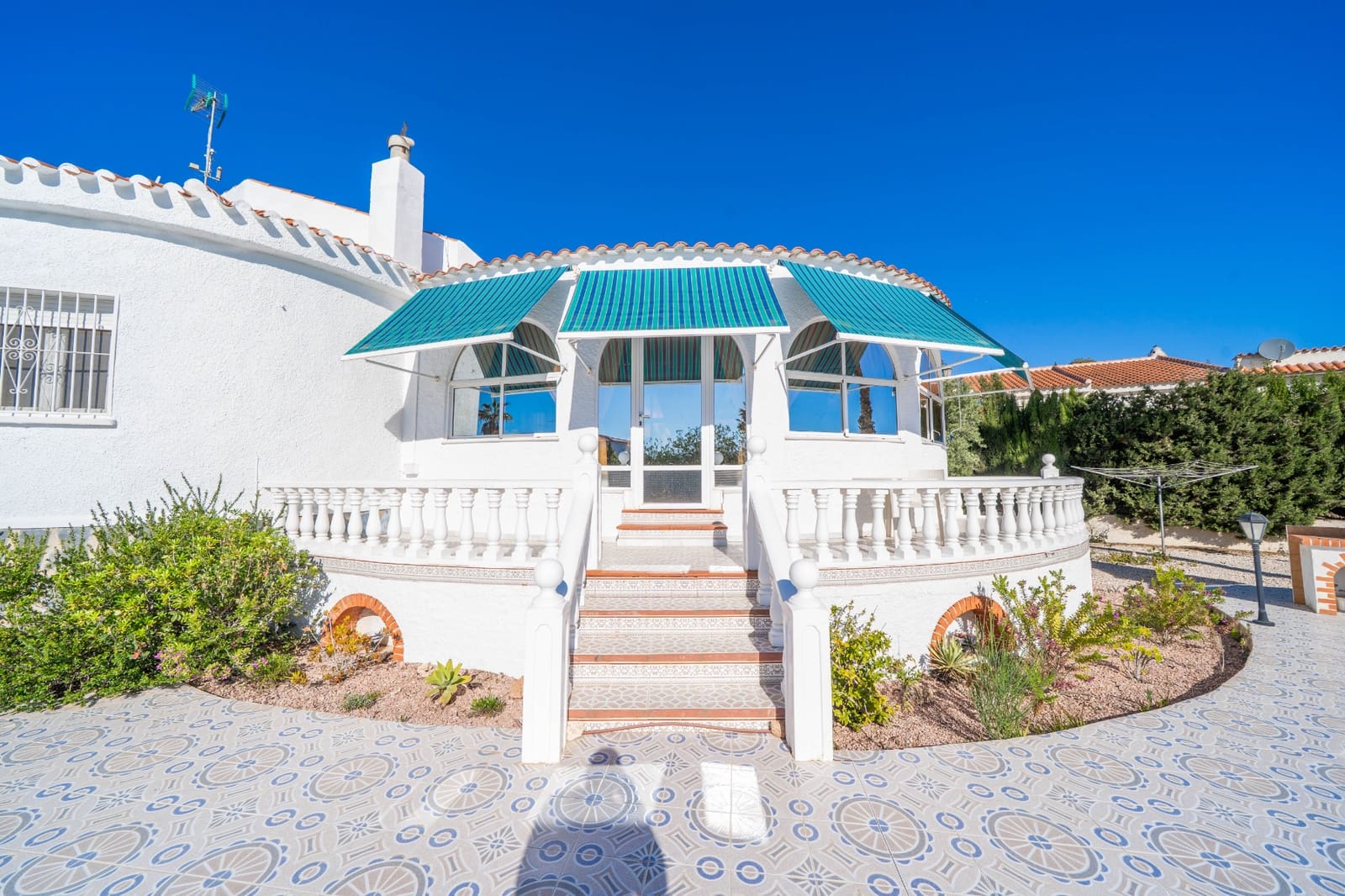 3 soveværelse Villa til salg i La Marina med swimmingpool garage - € 450.000 (Ref: 9775996)