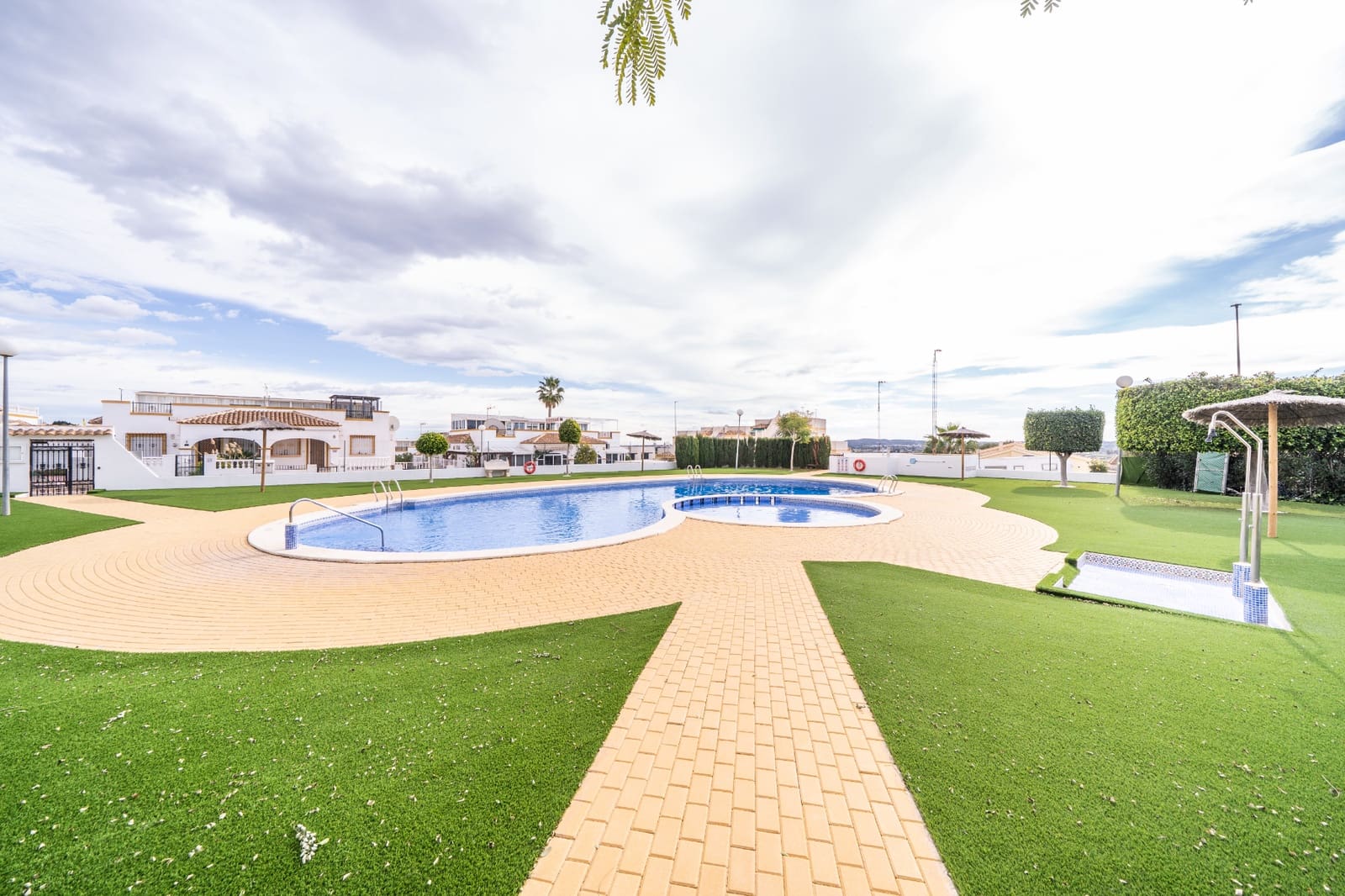 3 sovrum Semi-fristående Villa till salu i La Marina med pool - 189 000 € (Ref: 9787823)