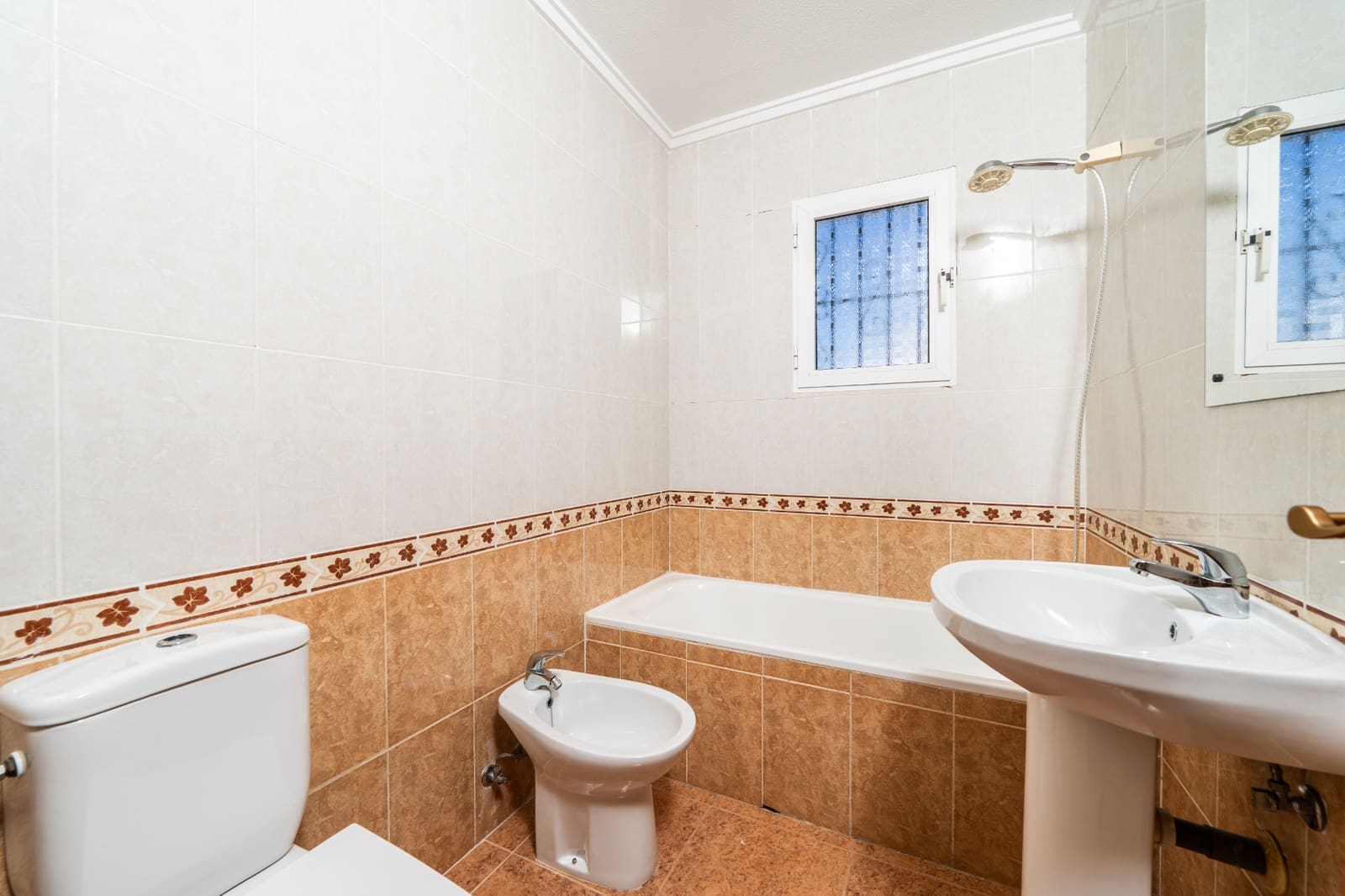 3 sovrum Semi-fristående Villa till salu i La Marina med pool - 189 000 € (Ref: 9787823)