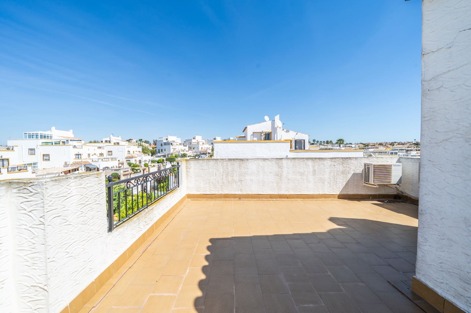 3 sovrum Semi-fristående Villa till salu i La Marina med pool - 189 000 € (Ref: 9787823)