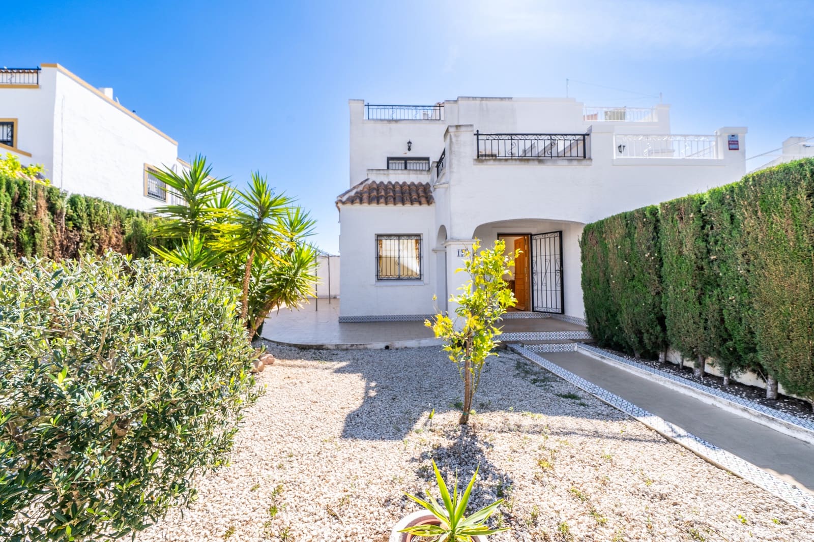 3 sovrum Semi-fristående Villa till salu i La Marina med pool - 189 000 € (Ref: 9787823)