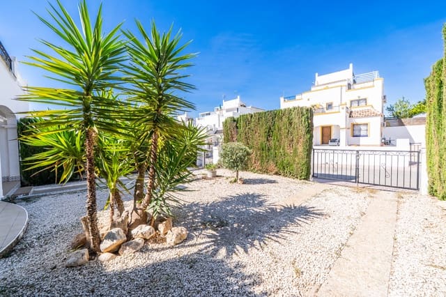 3 soverom Kjedet enebolig til salgs i La Marina, Elche / Elx med svømmebasseng - € 189 000 (Ref: 9787823)