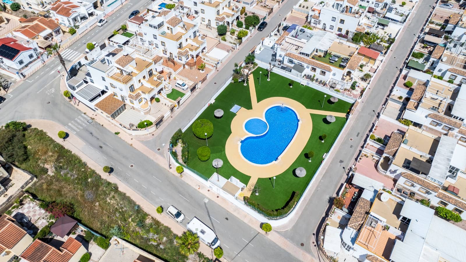 3 sovrum Semi-fristående Villa till salu i La Marina med pool - 189 000 € (Ref: 9787823)