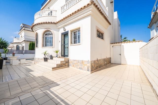 3 soveværelse Villa til salg i La Marina, Elche / Elx med swimmingpool - € 275.000 (Ref: 9815052)
