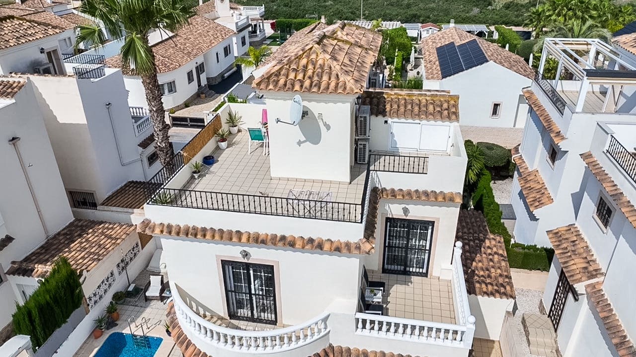 3 soveværelse Villa til salg i La Marina med swimmingpool - € 275.000 (Ref: 9815052)