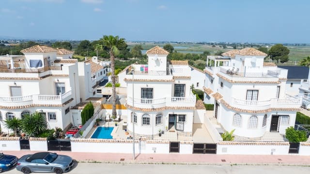 3 soveværelse Villa til salg i La Marina, Elche / Elx med swimmingpool - € 275.000 (Ref: 9815052)