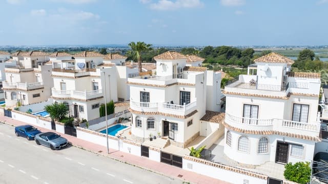 3 soveværelse Villa til salg i La Marina, Elche / Elx med swimmingpool - € 275.000 (Ref: 9815052)