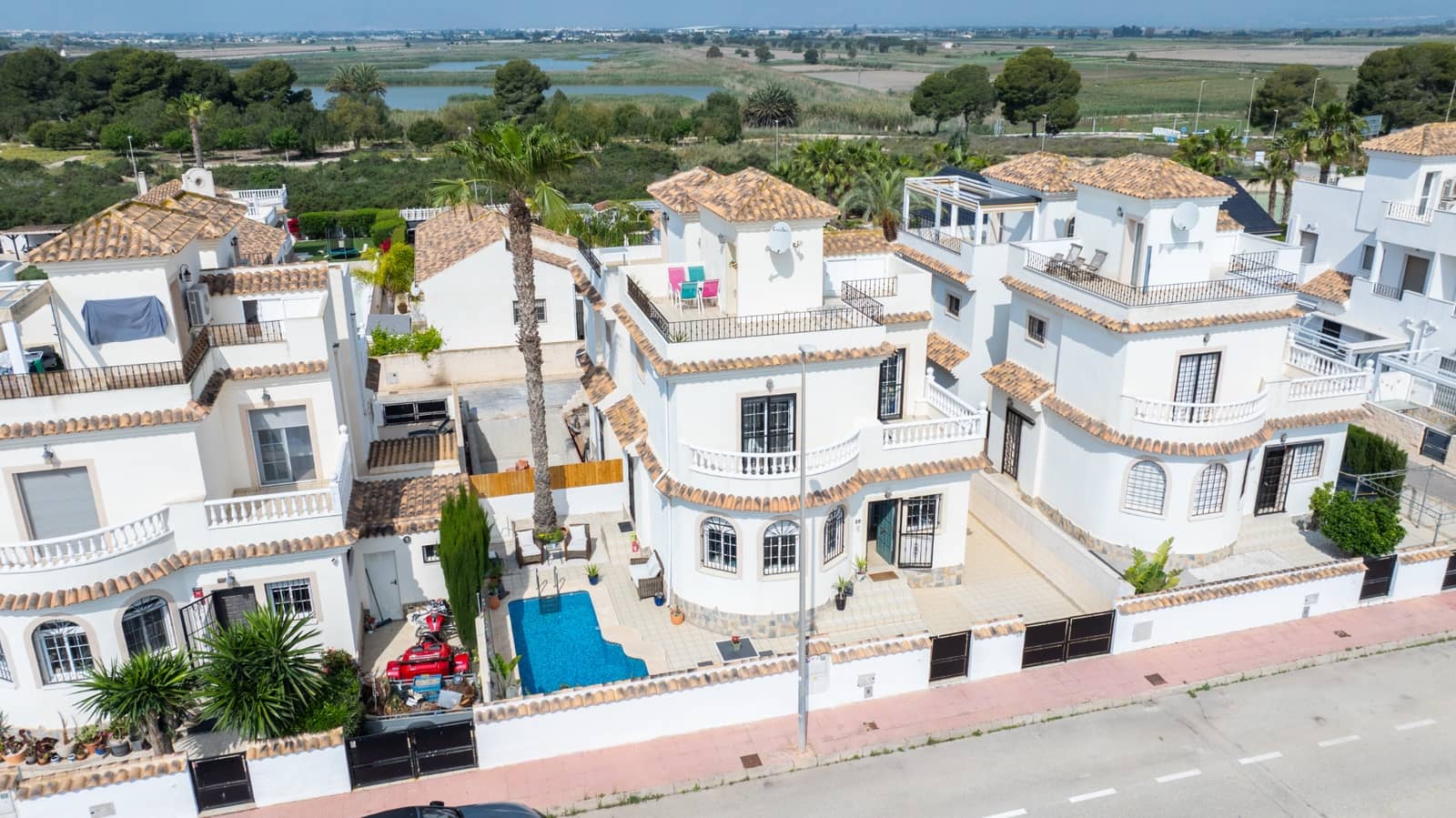 3 soveværelse Villa til salg i La Marina med swimmingpool - € 275.000 (Ref: 9815052)