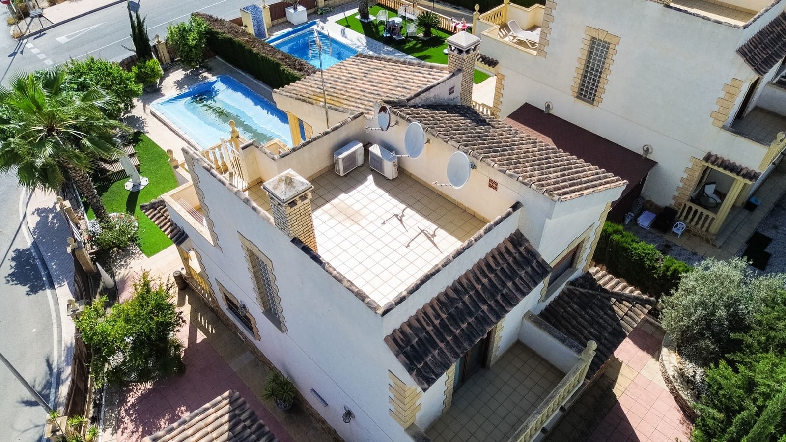 3 soveværelse Villa til salg i La Marina med swimmingpool - € 409.000 (Ref: 9818625)