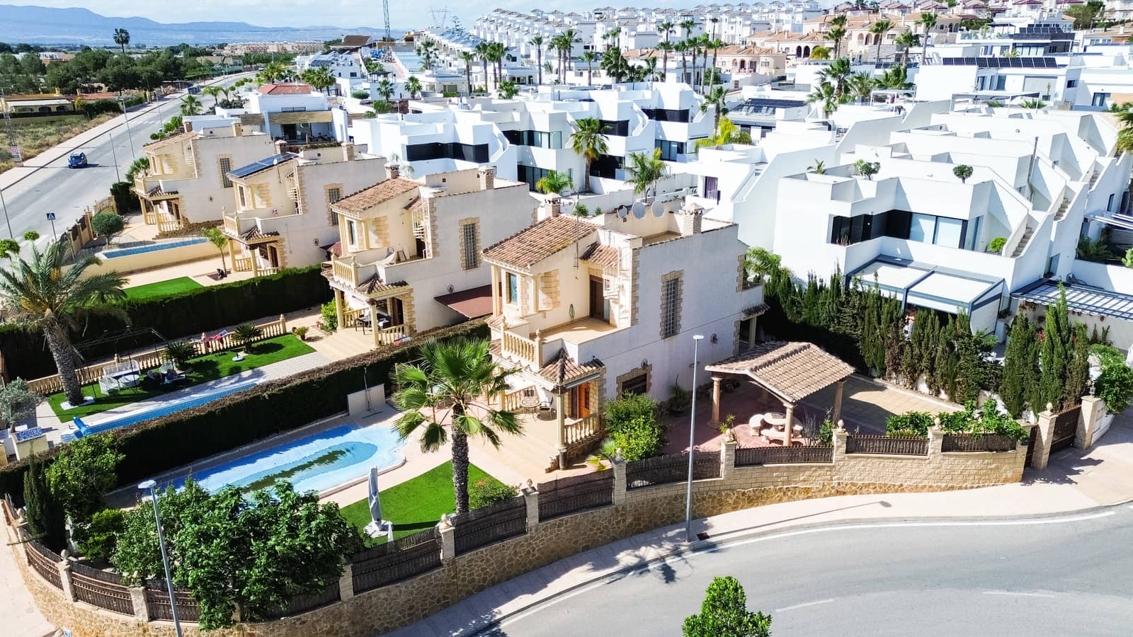 3 soveværelse Villa til salg i La Marina med swimmingpool - € 409.000 (Ref: 9818625)